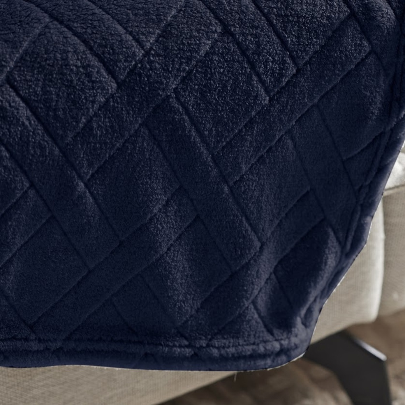 Karaca Elanor Flannel Emboss Wellsoft Doppel Decke, Dunkelblau  