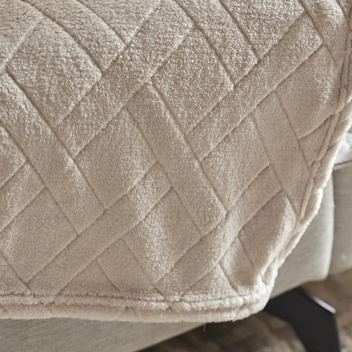 Karaca Elanor Flannel Emboss Wellsoft Double Blanket, Ivory  